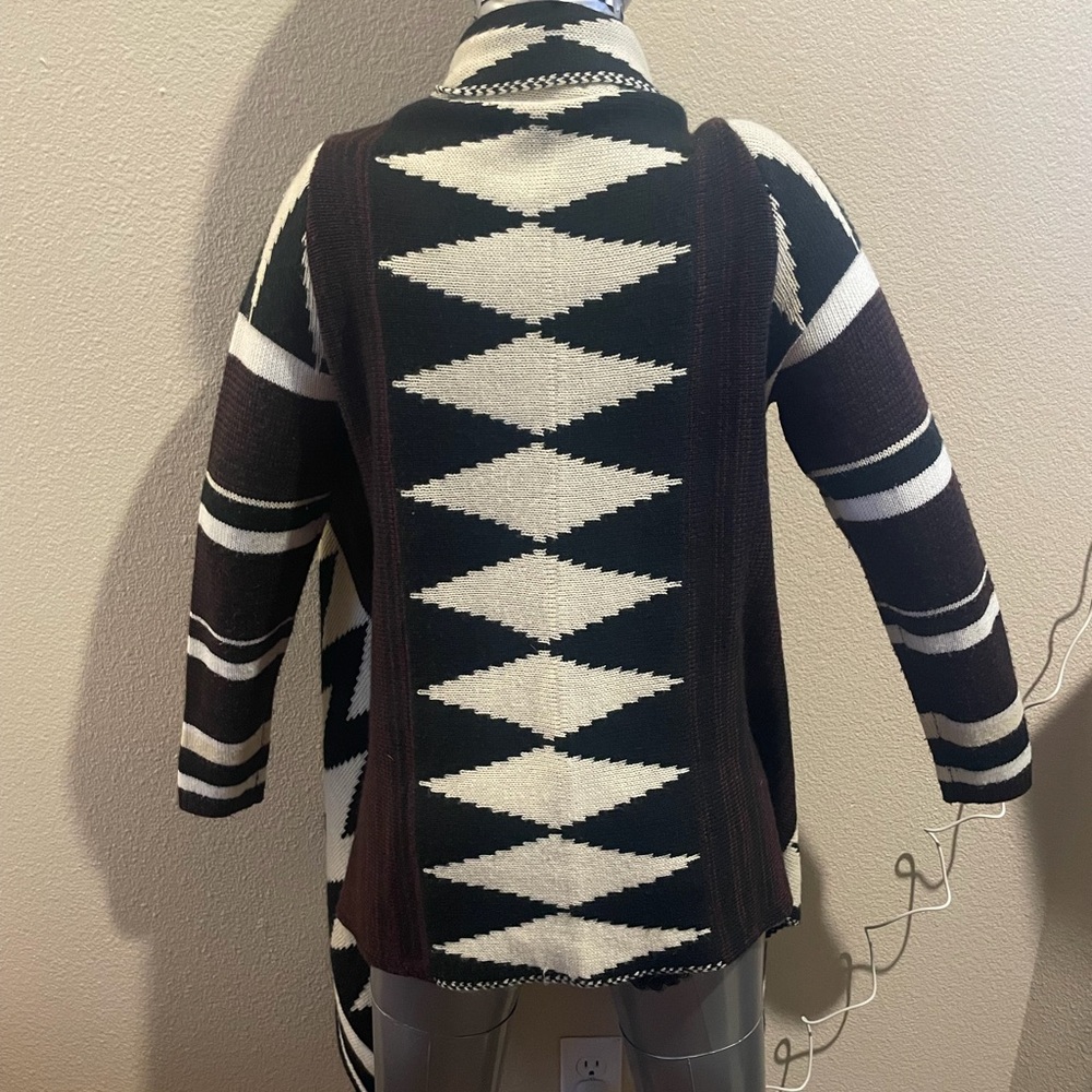 Rhapsody Aztec Knit Cardigan - Picture 5 of 11